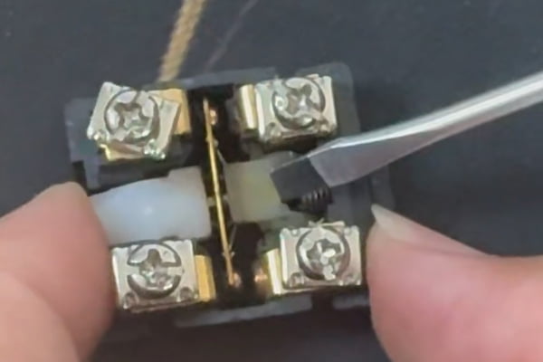 Kacon KXM Series limit switch featuring mechanical forced disconnection positive opening action